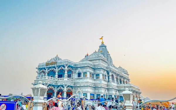 वृंदावन – राधा-कृष्ण लीलाभूमी